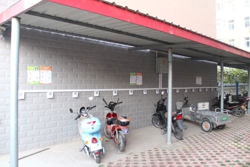 智能電動(dòng)車(chē)充電站——小設備大大大用處