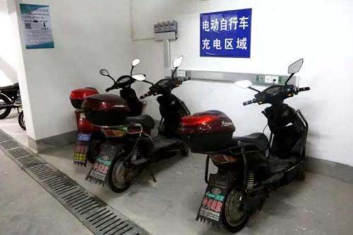 小區使用電動(dòng)車(chē)充電站消除安全隱患